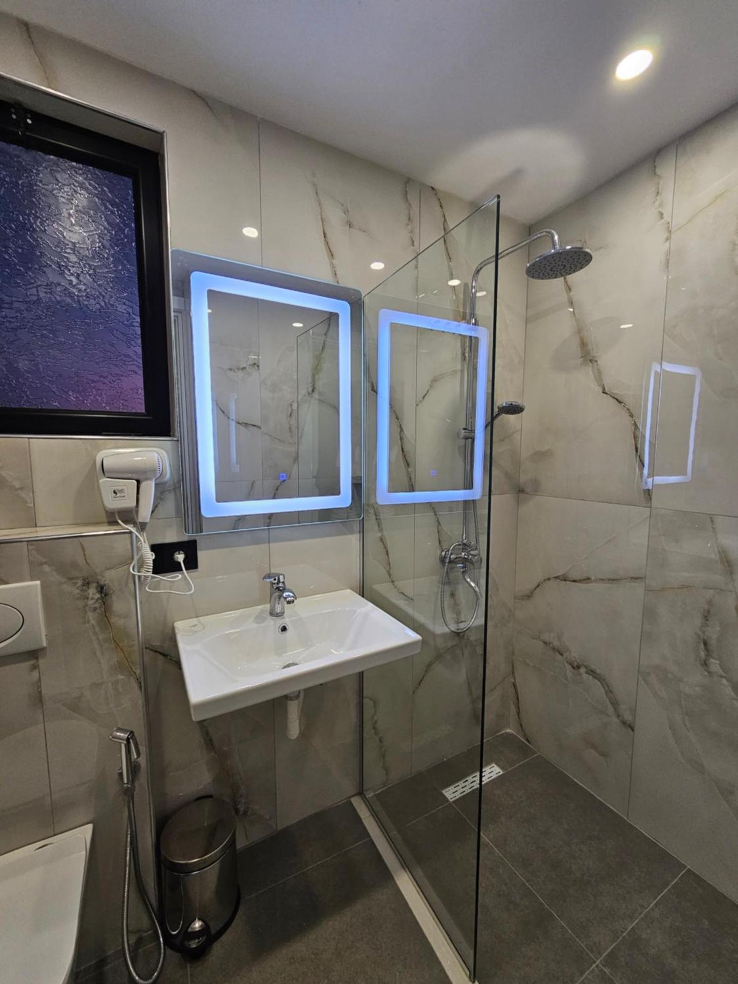 Wg Hotel Εξαμίλιο Εξωτερικό φωτογραφία