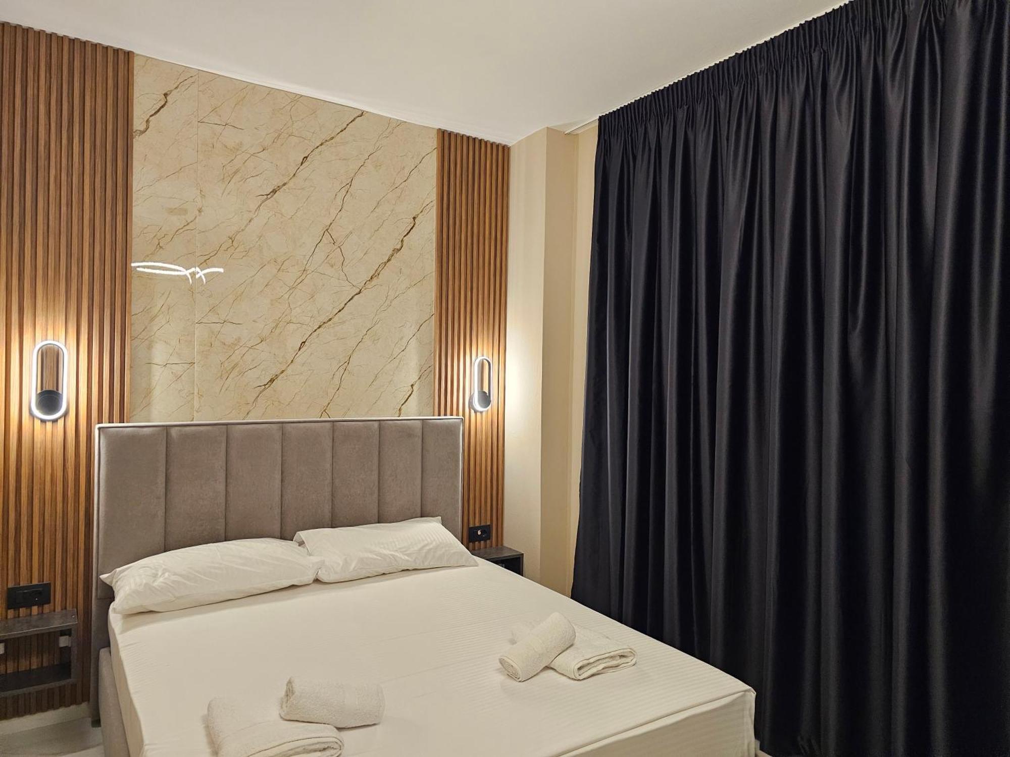 Wg Hotel Εξαμίλιο Εξωτερικό φωτογραφία