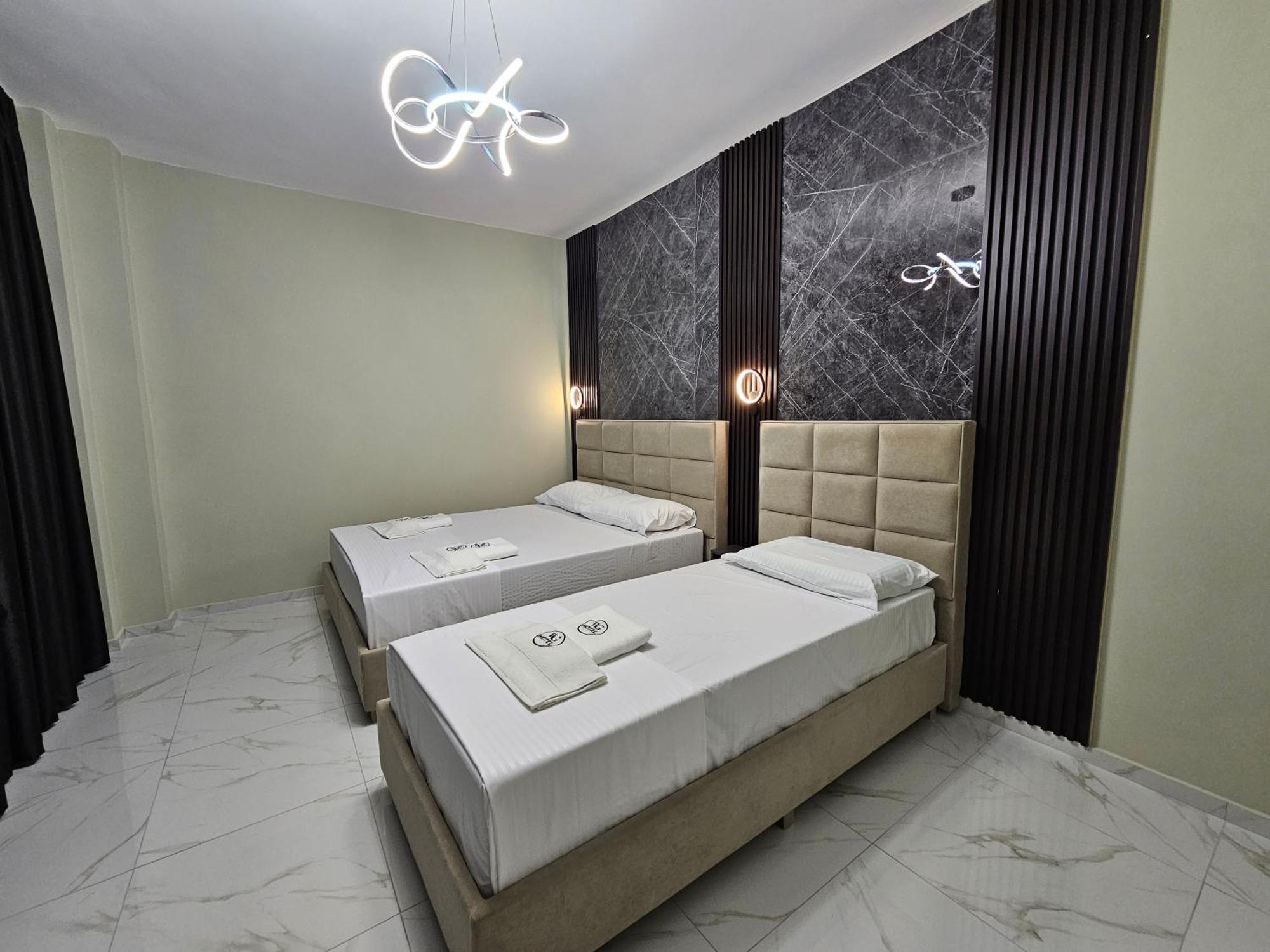 Wg Hotel Εξαμίλιο Εξωτερικό φωτογραφία