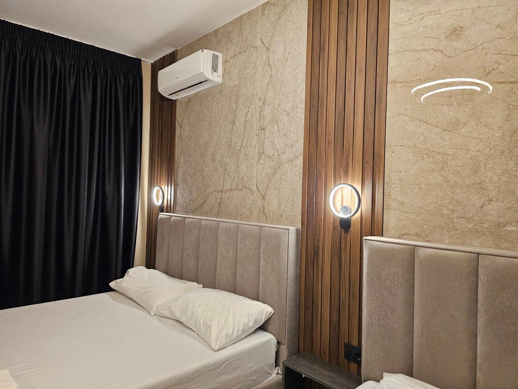 Wg Hotel Εξαμίλιο Εξωτερικό φωτογραφία