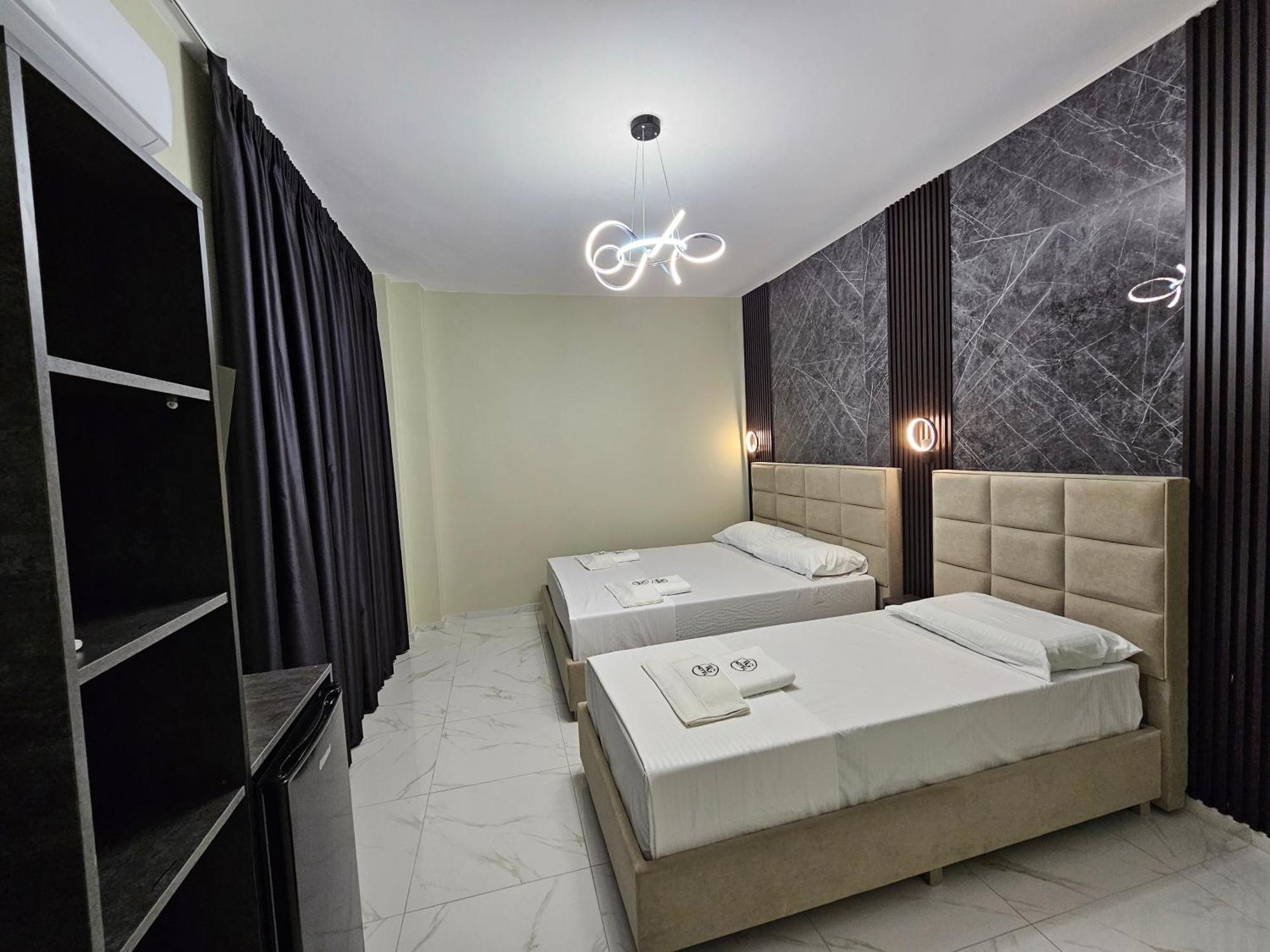 Wg Hotel Εξαμίλιο Εξωτερικό φωτογραφία