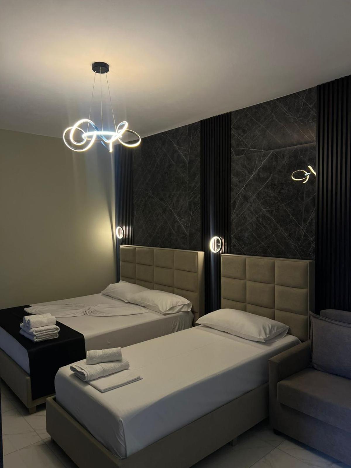 Wg Hotel Εξαμίλιο Εξωτερικό φωτογραφία